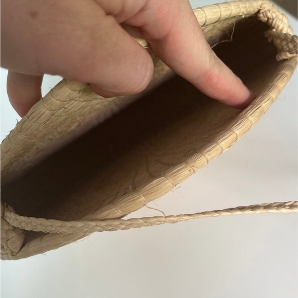 Vintage round straw bag handmade circle wicker woven basket - Picture 4 of 9